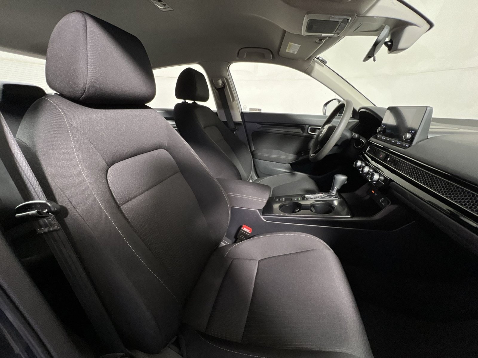 Used 2023 Honda Civic LX image 25
