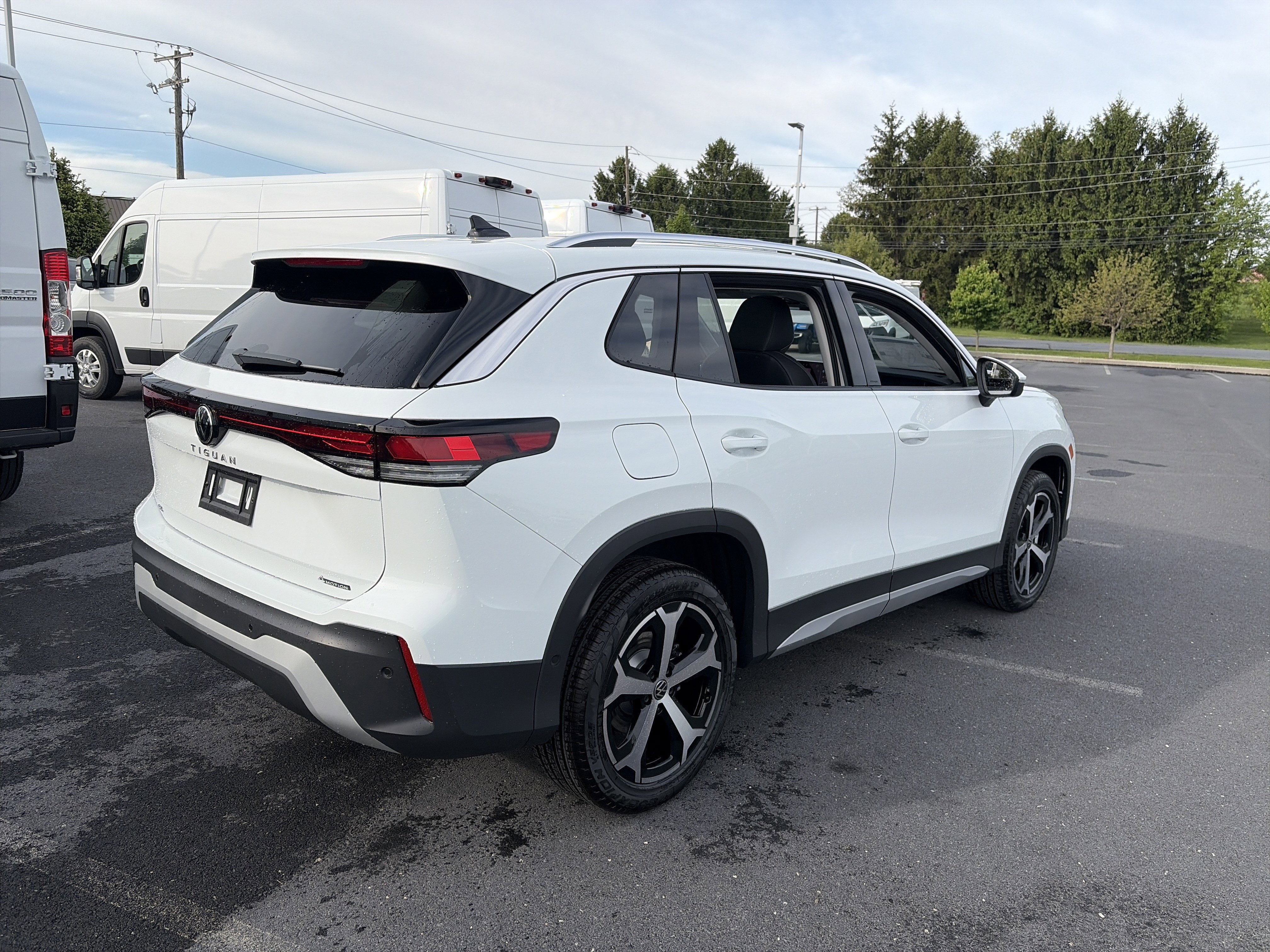 New 2026 Volkswagen Tiguan SE AWD/4WD image 4