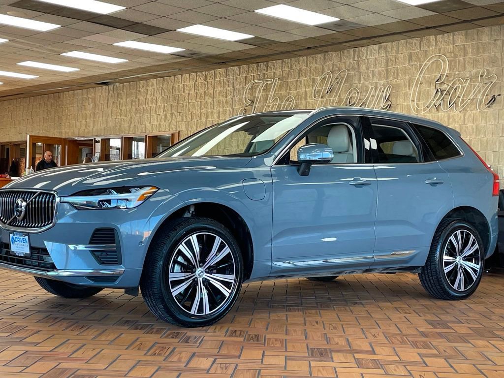 Used 2022 Volvo XC60 T8 Inscription image 4