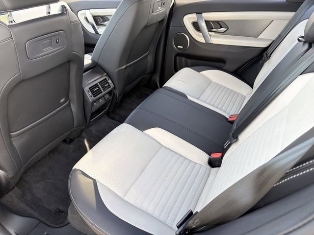 Used 2025 Land Rover Discovery Sport Dynamic SE image 23