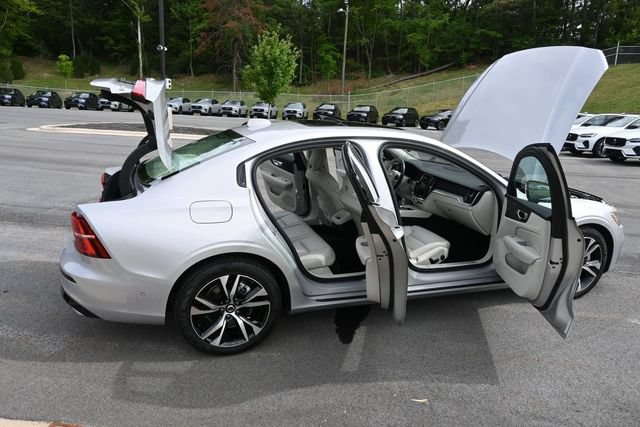 Used 2025 Volvo S60 B5 Plus AWD/4WD image 42
