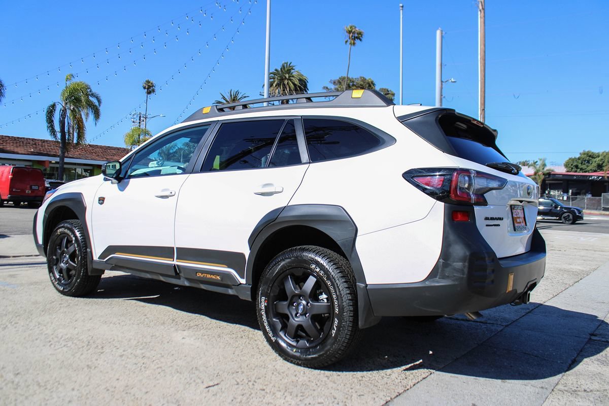 Used 2025 Subaru Outback Wilderness AWD/4WD image 3