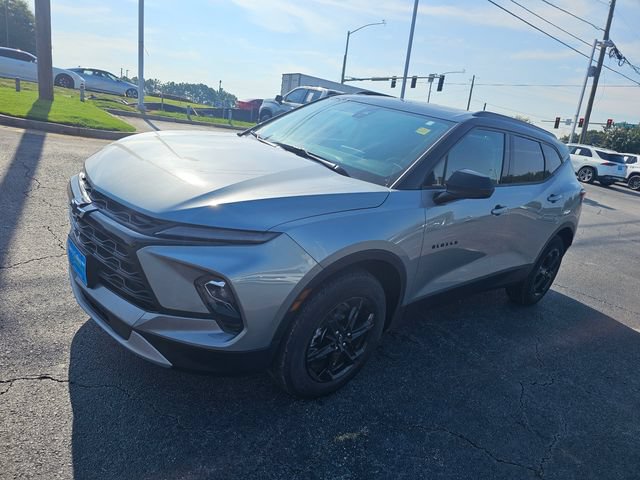 Used 2026 Chevrolet Blazer LT w/ Midnight/Sport Edition FWD image 4