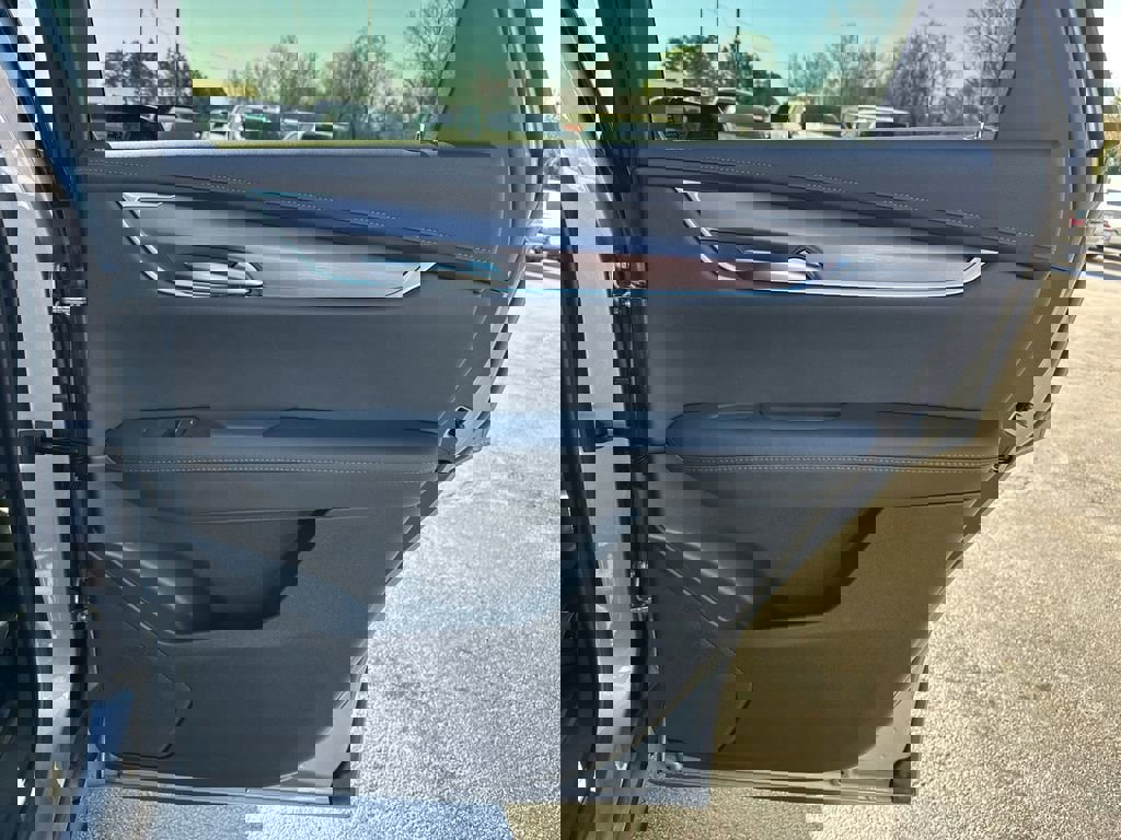 New 2026 Cadillac XT5 Luxury w/ LPO, Floor Liner Package image 16