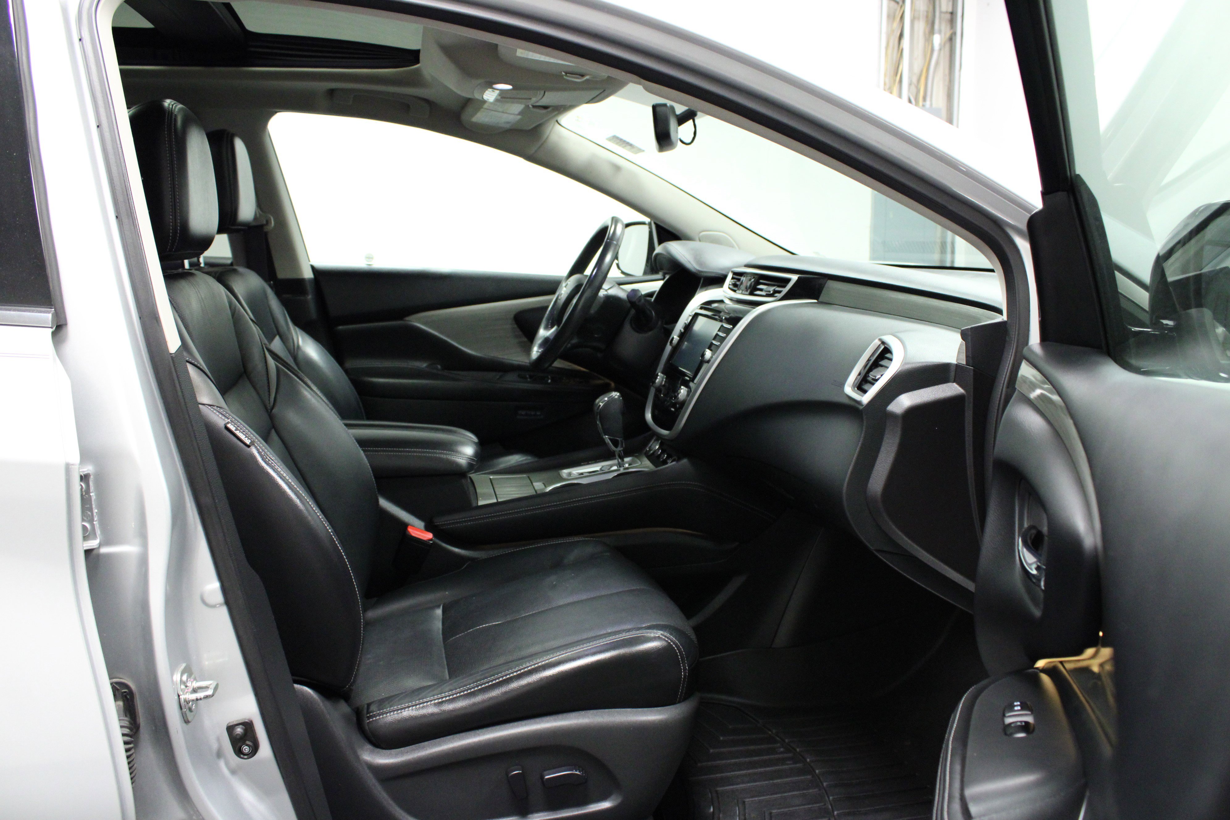 Used 2015 Nissan Murano Platinum w/ Platinum Technology Package image 16