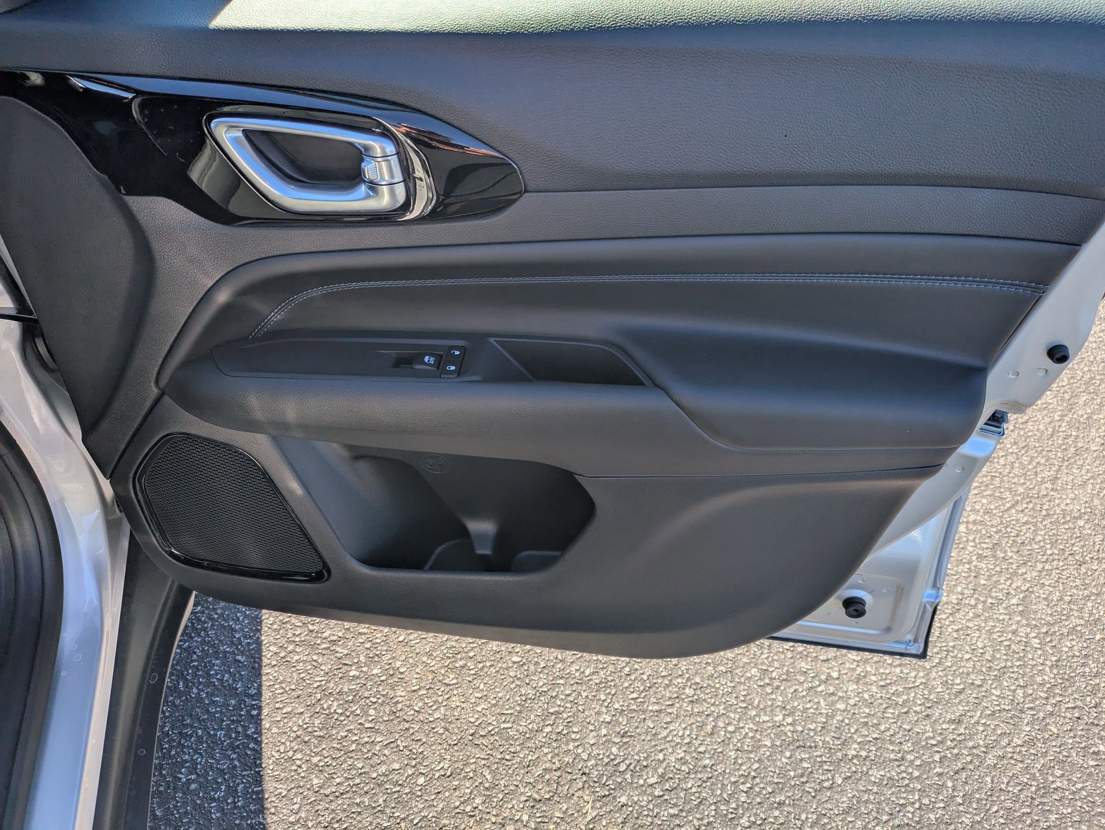 New 2026 Jeep Compass Latitude image 32