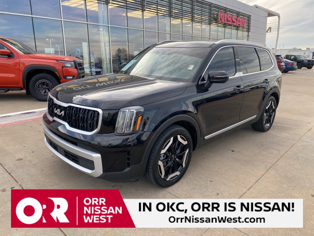 Used 2024 Kia Telluride EX w/ EX Captain's Chair Package