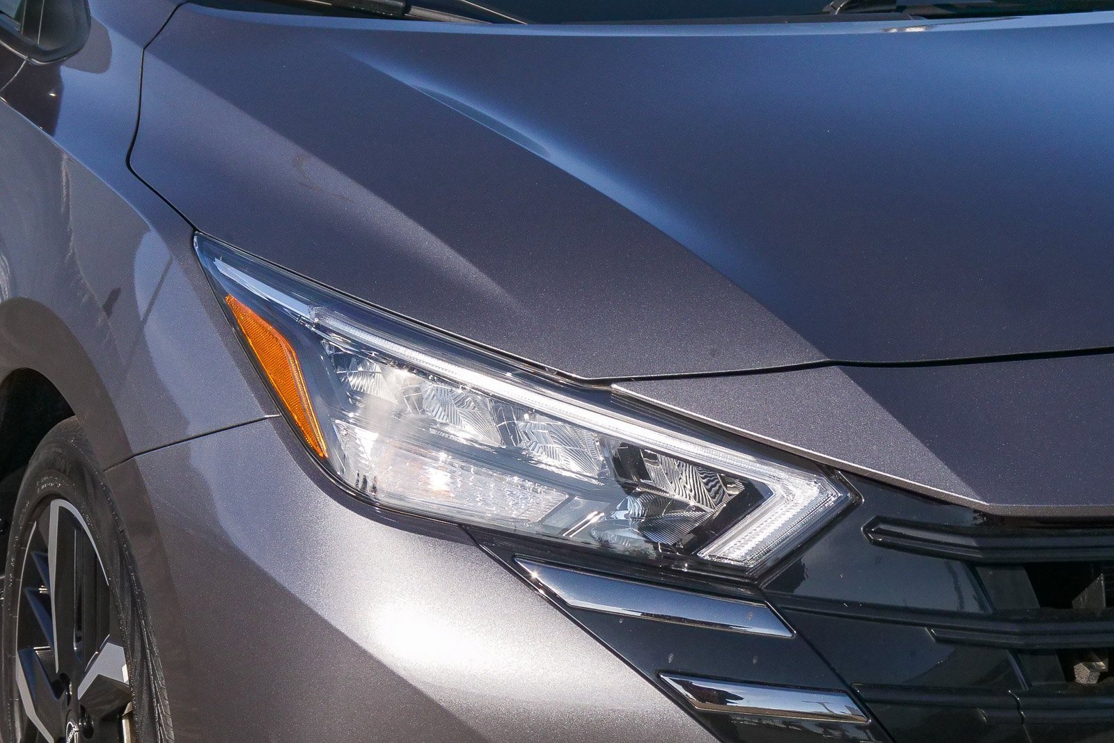 Used 2024 Nissan Versa SR w/ Trunk Package image 4