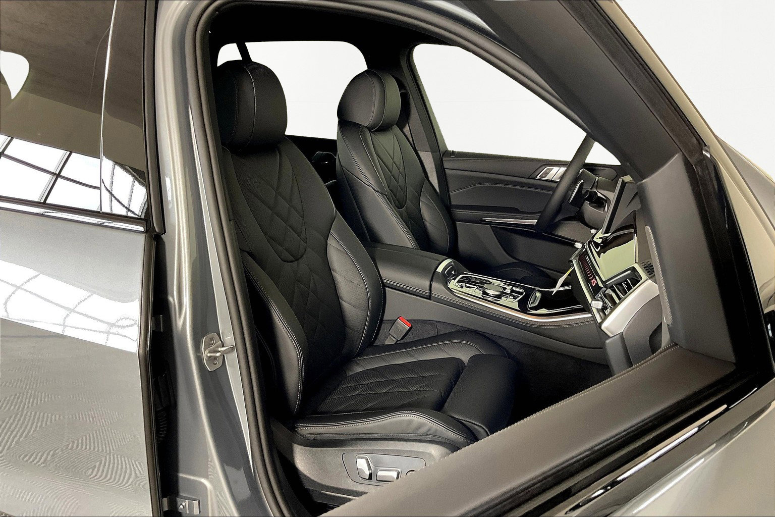 New 2026 BMW X5 xDrive50e image 14