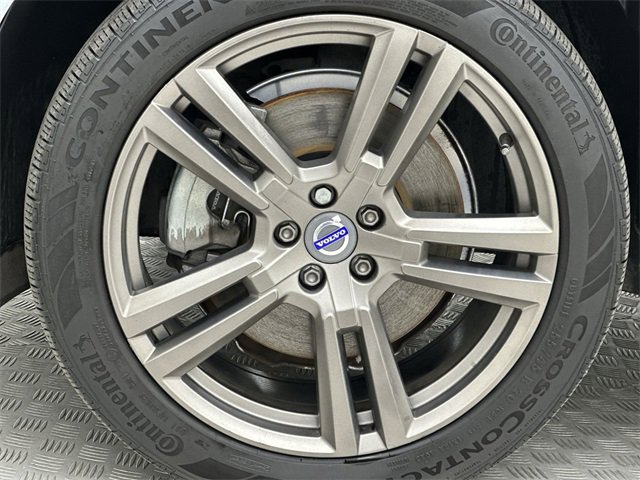 Used 2018 Volvo XC60 T6 Momentum w/ Convenience Package image 10