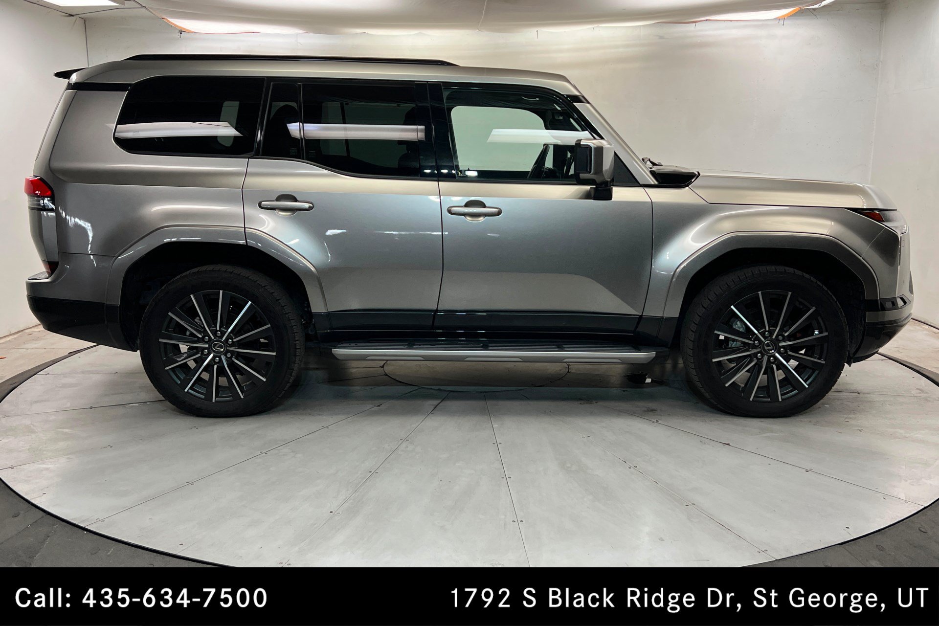 Used 2024 Lexus GX 550 w/ Accessory Package (Z1) AWD/4WD image 6