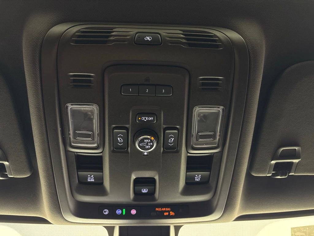 Used 2021 GMC Yukon Denali w/ Denali Premium Package image 33