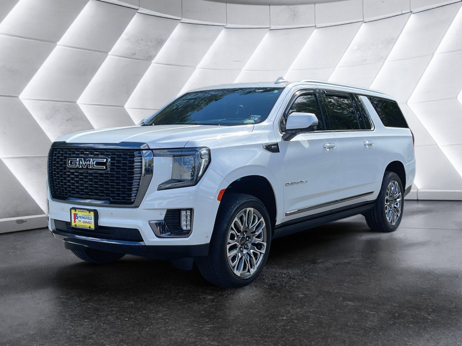 Used 2024 GMC Yukon XL Denali Ultimate AWD/4WD image 2