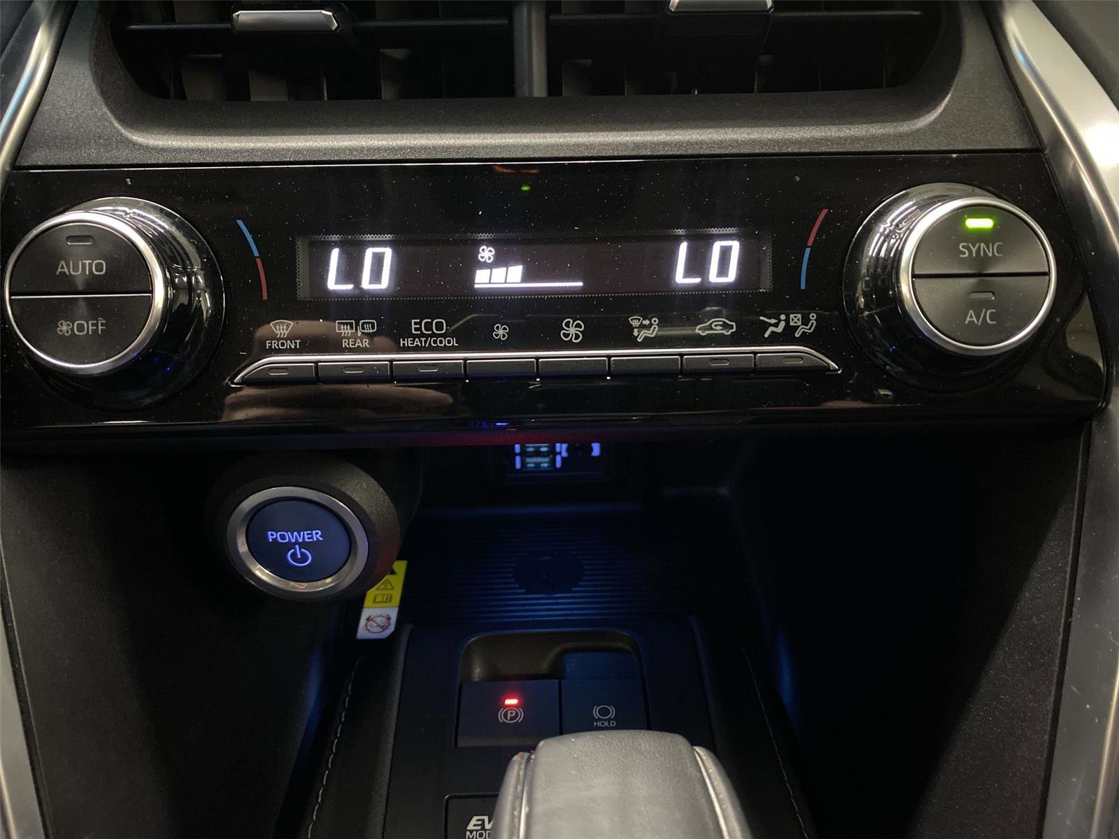 Used 2021 Toyota Venza LE w/ Carpet Mat Package (TMS) AWD/4WD image 20