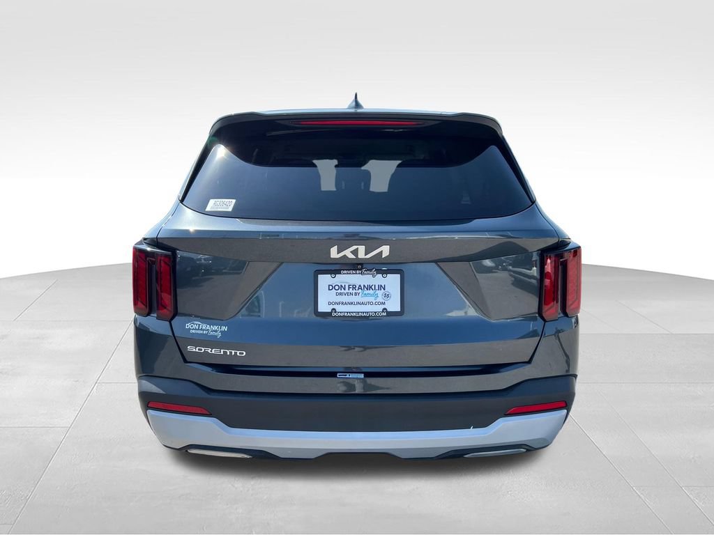 Used 2024 Kia Sorento LX FWD image 4