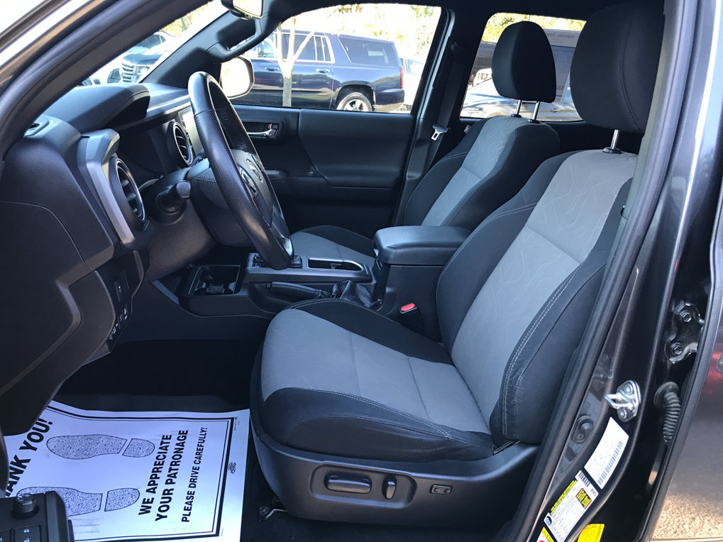 Used 2020 Toyota Tacoma TRD Off-Road AWD/4WD image 24