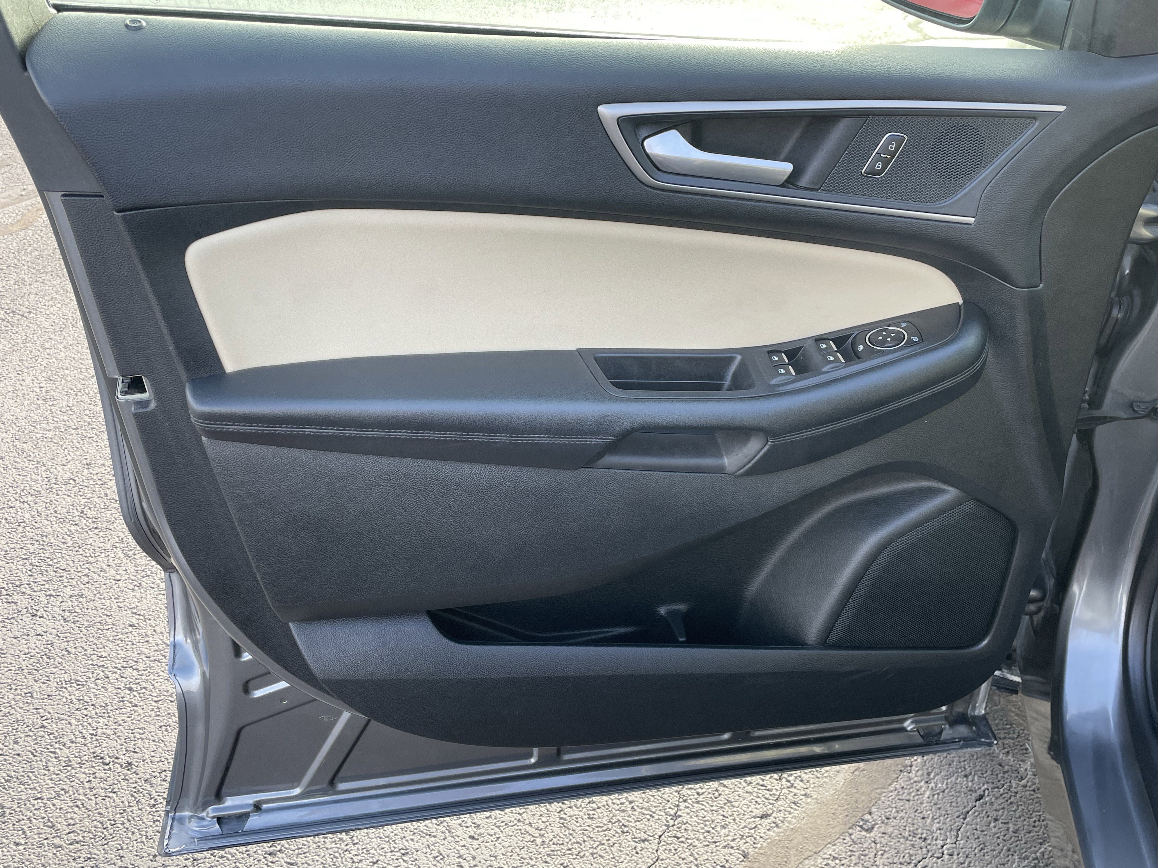 Used 2024 Ford Edge SEL w/ Convenience Package image 13