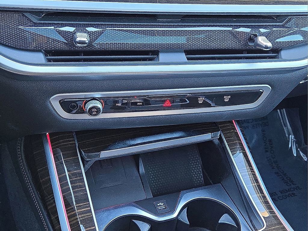 Used 2023 BMW X7 xDrive40i image 28