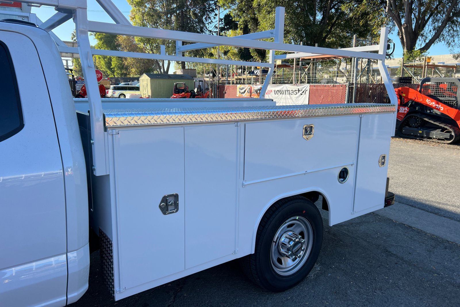 New 2026 Ford F350 XL w/ XL Chrome Package RWD image 27