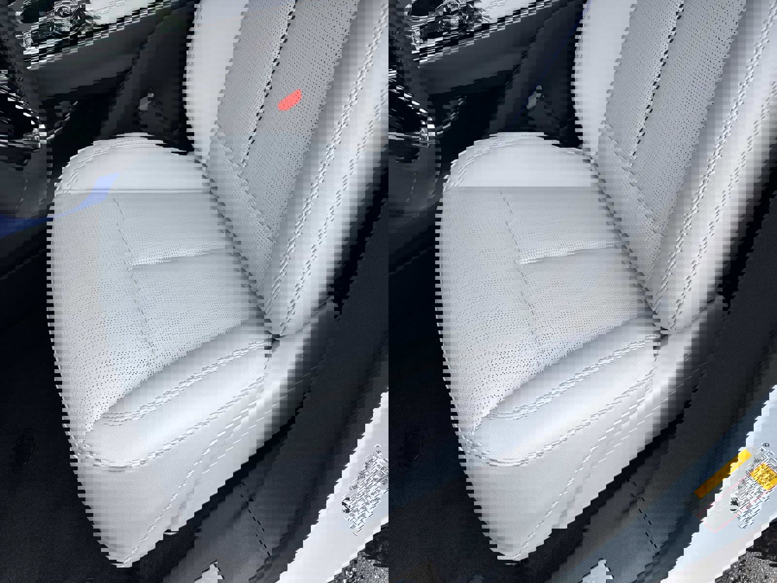 New 2026 Cadillac Lyriq Luxury image 20