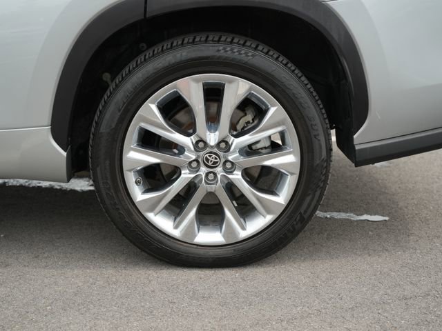 Used 2020 Toyota Highlander Limited FWD image 42