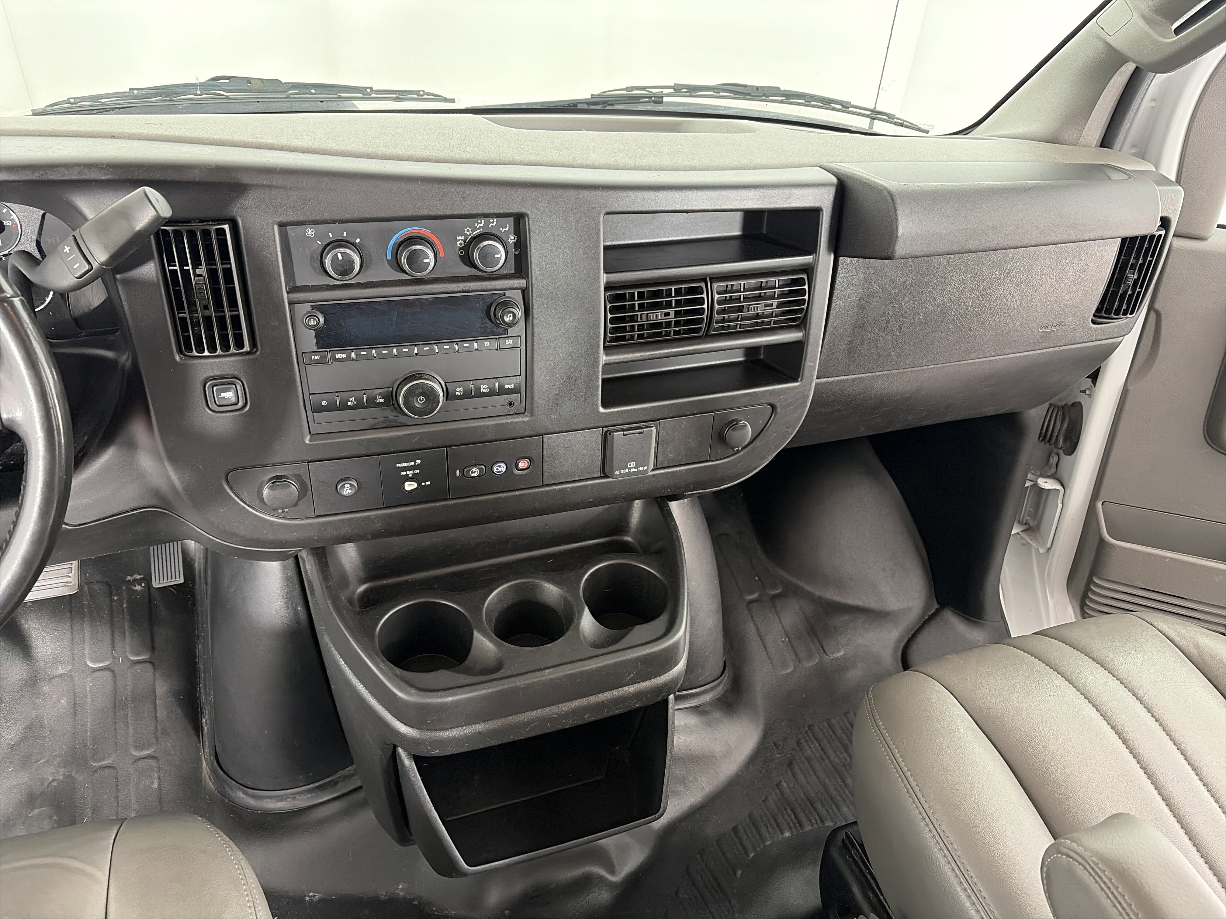 Used 2021 Chevrolet Express 2500 w/ Driver Convenience Package image 9