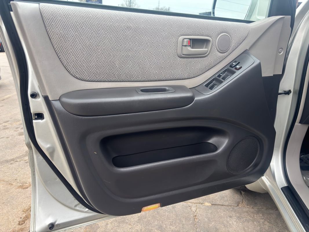 Used 2003 Toyota Highlander Limited image 13