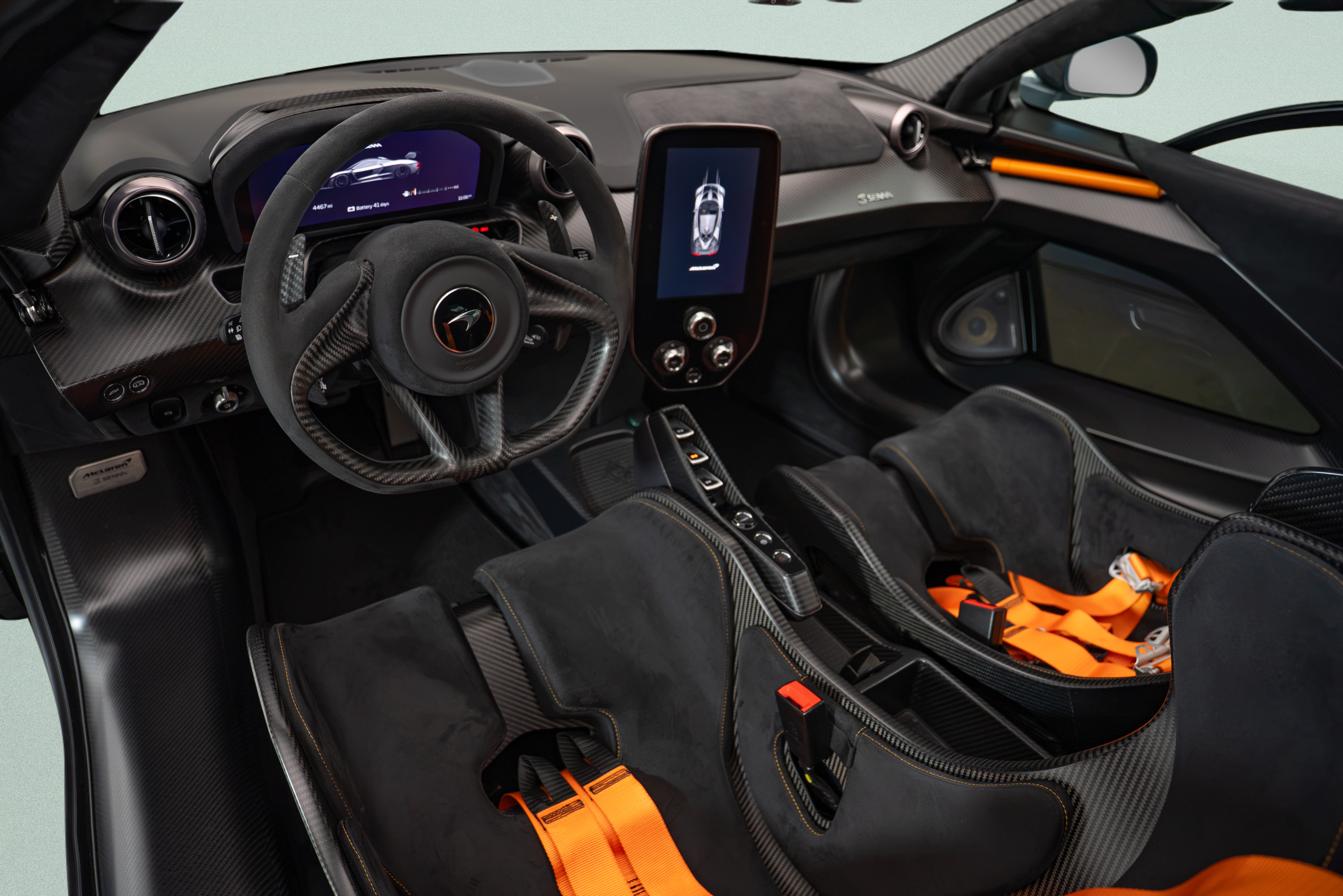 Used 2019 McLaren Senna RWD image 9