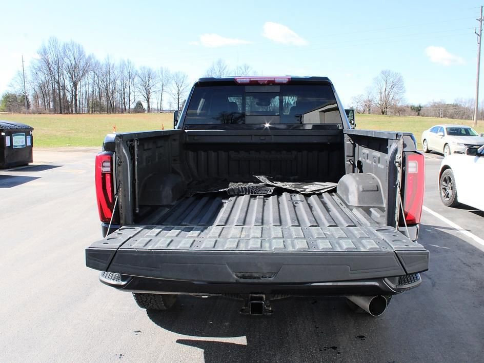 Used 2024 GMC Sierra 2500 Denali Ultimate AWD/4WD image 7