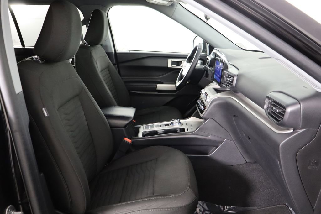 Used 2021 Ford Explorer XLT image 19