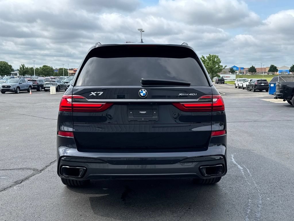 Used 2022 BMW X7 xDrive40i w/ M Sport Package AWD/4WD image 6