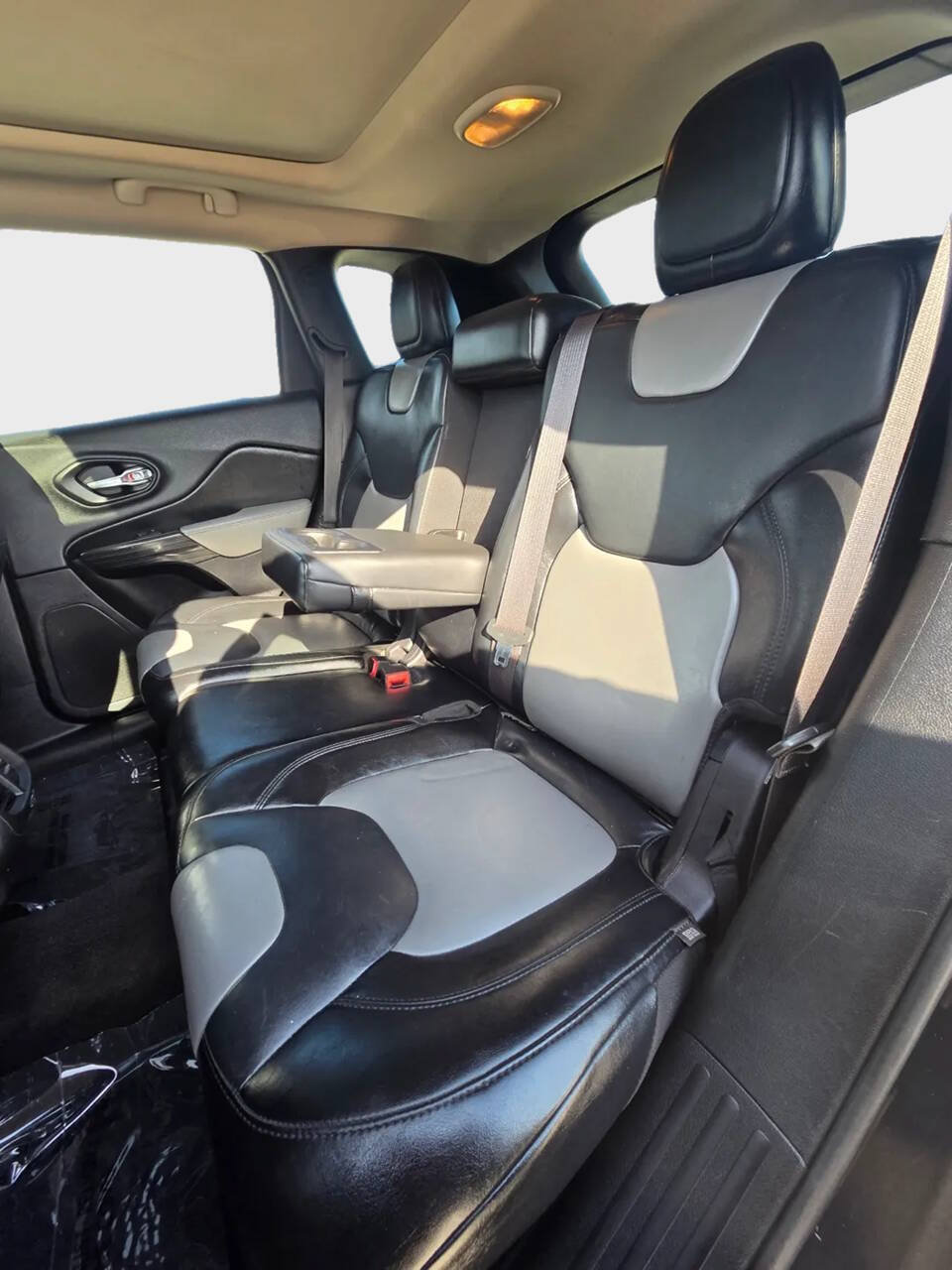 Used 2014 Jeep Cherokee Limited AWD/4WD image 14