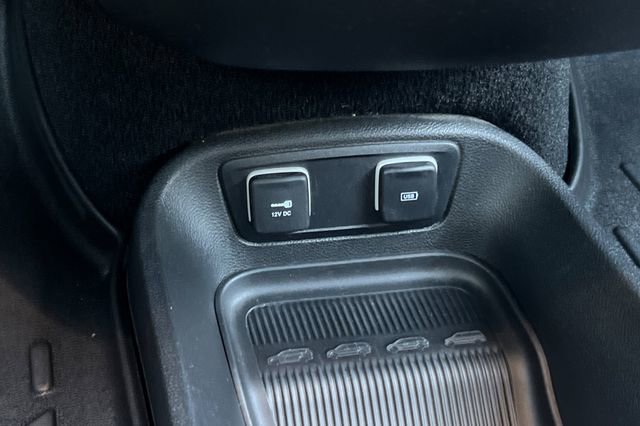 Used 2019 Chrysler Pacifica Touring-L w/ Advanced Safetytec Group image 38