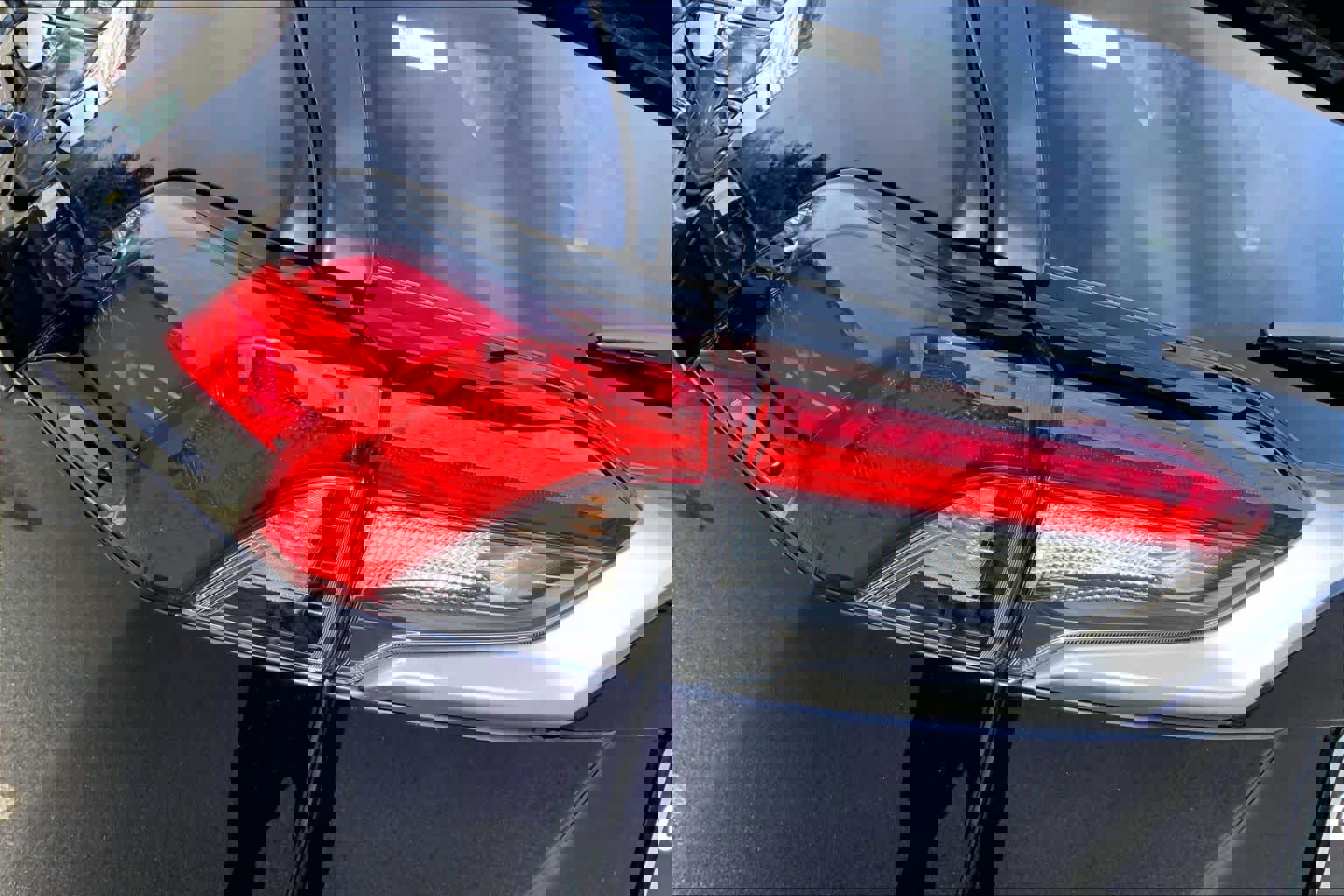 Used 2023 Toyota RAV4 Limited image 28