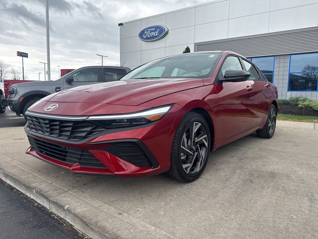 Used 2025 Hyundai Elantra Sport image 9