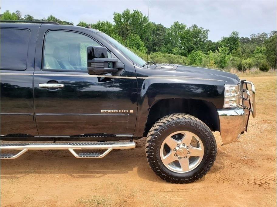 Used 2007 Chevrolet Silverado 2500 LTZ w/ Safety Package AWD/4WD image 16
