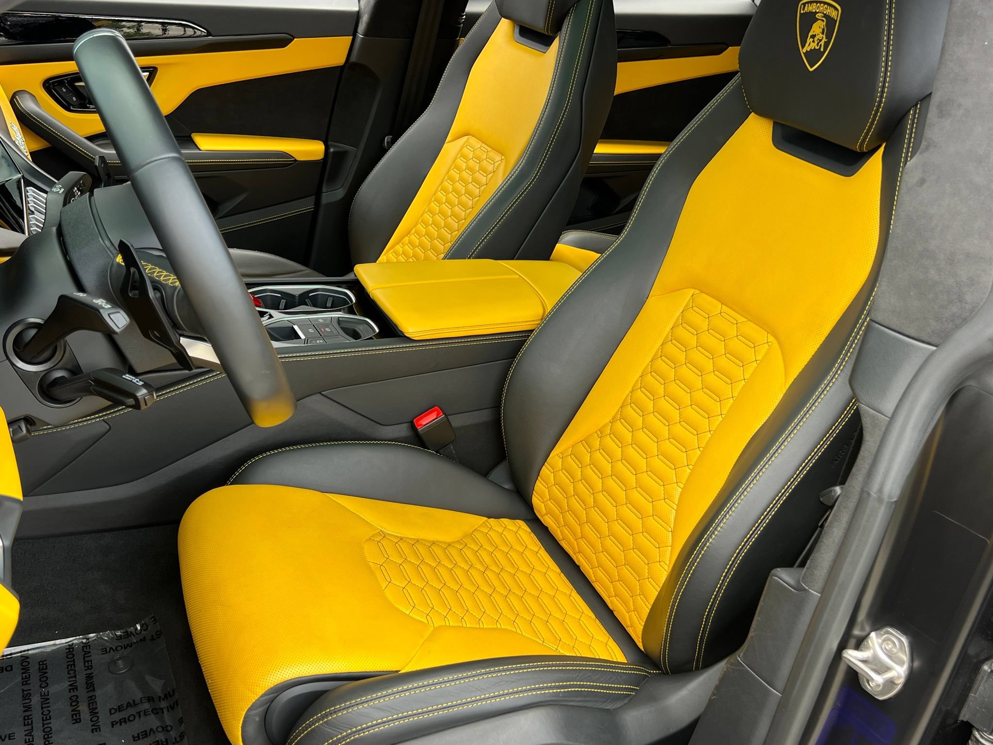 Used 2022 Lamborghini Urus AWD/4WD image 4