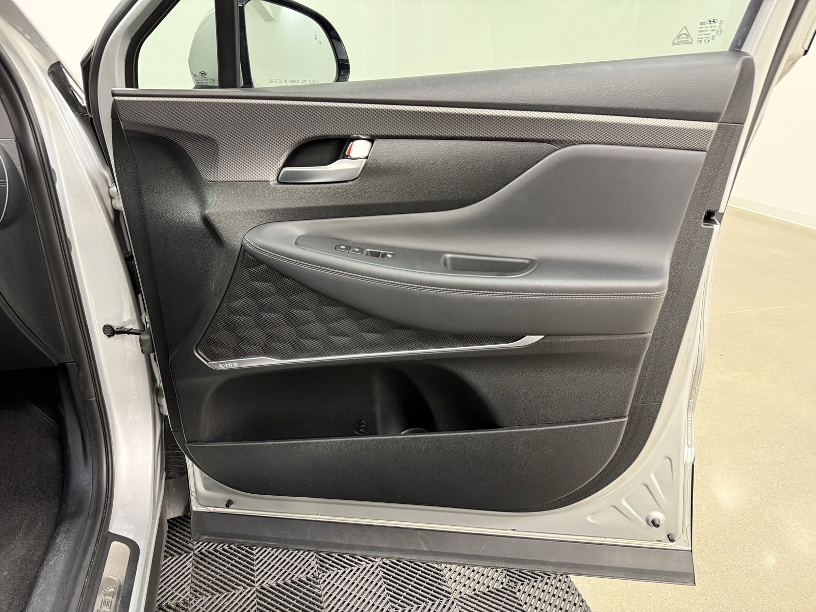 Used 2019 Hyundai Santa Fe Limited image 30