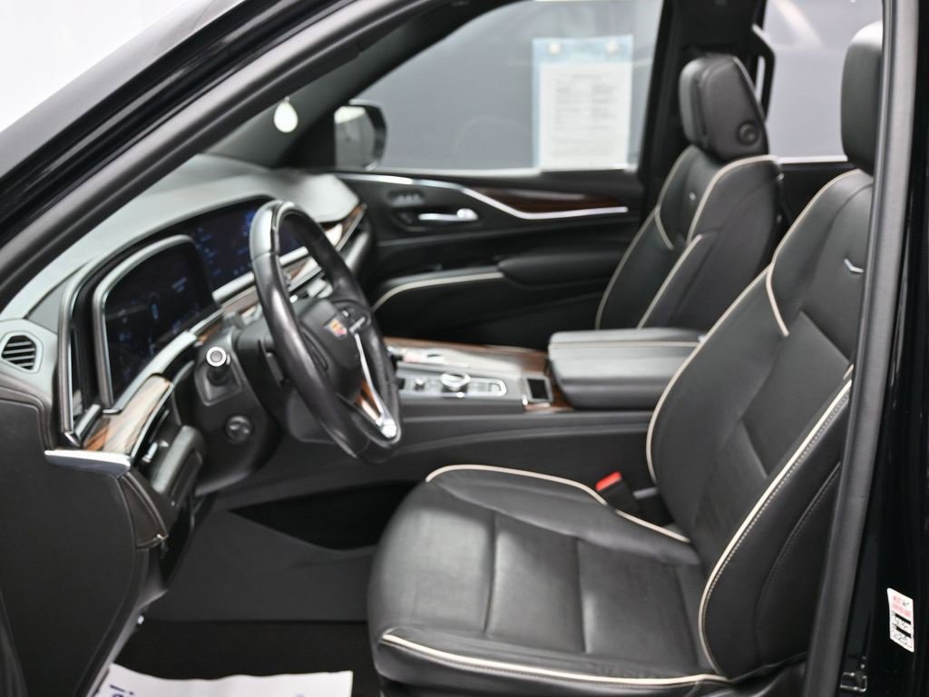 Used 2023 Cadillac Escalade ESV Premium Luxury image 16