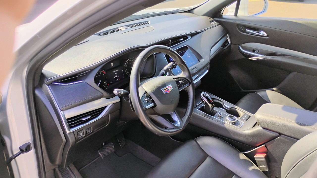 Used 2020 Cadillac XT4 Premium Luxury image 12