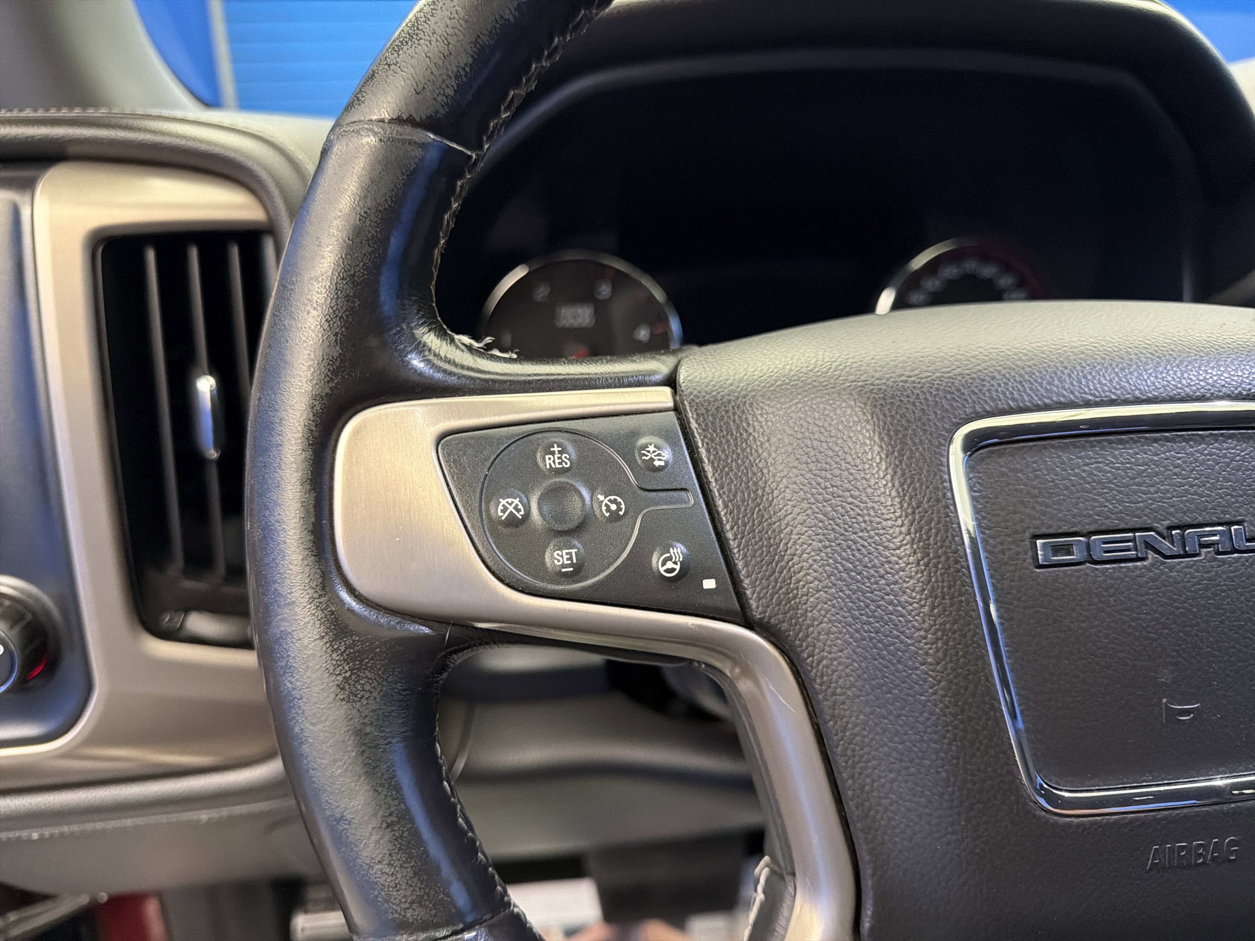 Used 2016 GMC Sierra 2500 Denali w/ Duramax Plus Package AWD/4WD image 16
