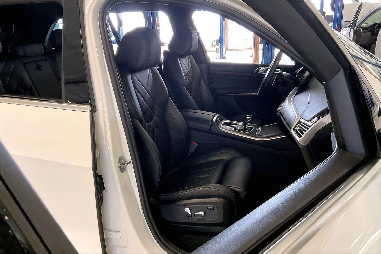 Used 2023 BMW X5 xDrive40i w/ Premium Package image 8