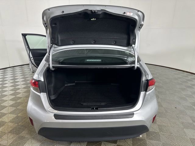 Used 2023 Toyota Corolla LE image 7