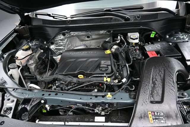 Used 2025 Chevrolet Trax LT FWD image 32