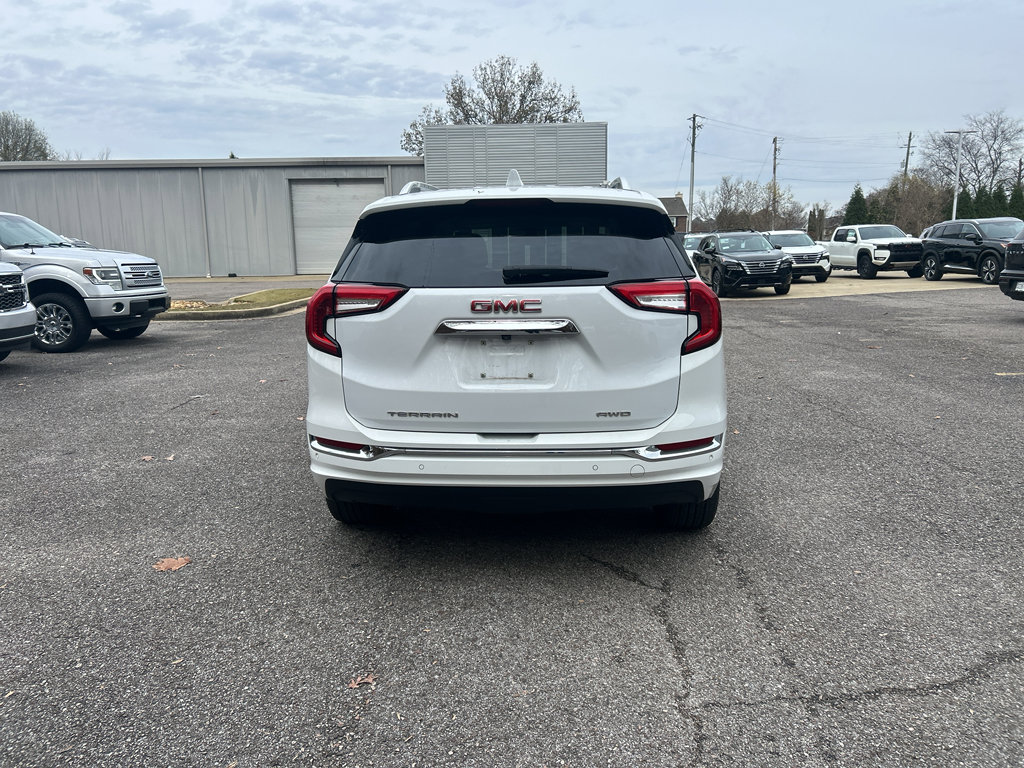 Used 2022 GMC Terrain Denali w/ Denali Premium Package image 4