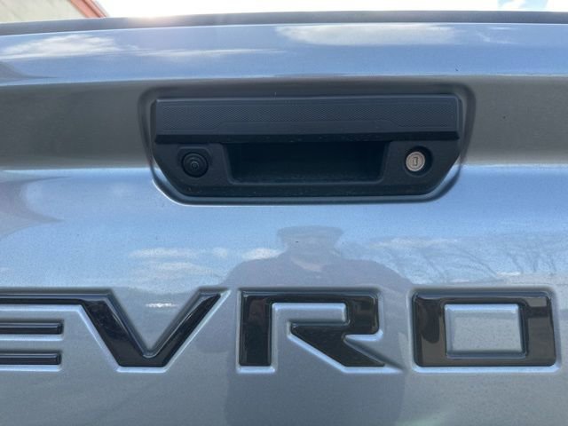 Used 2024 Chevrolet Colorado LT w/ LT Convenience Package image 12