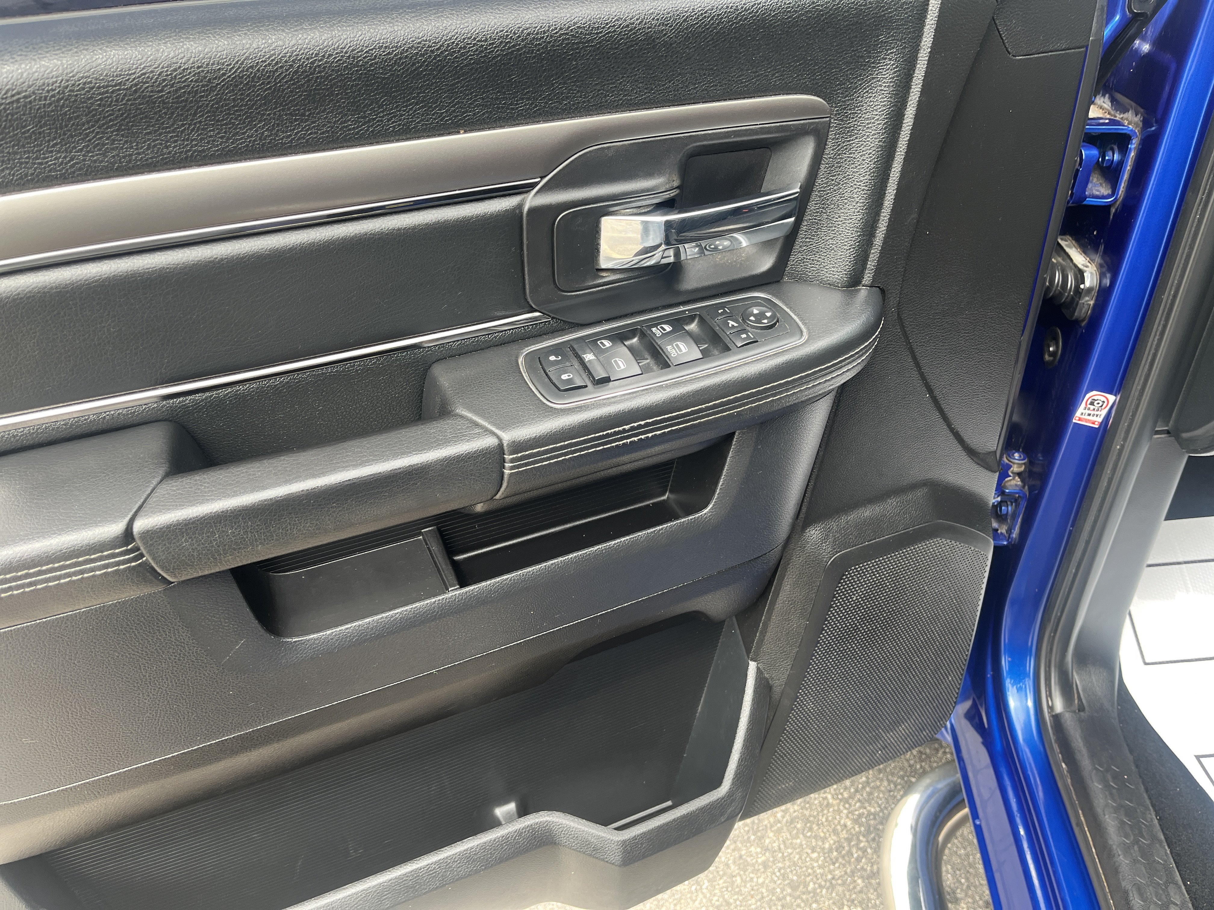 Used 2015 RAM 1500 Sport w/ Convenience Group AWD/4WD image 13