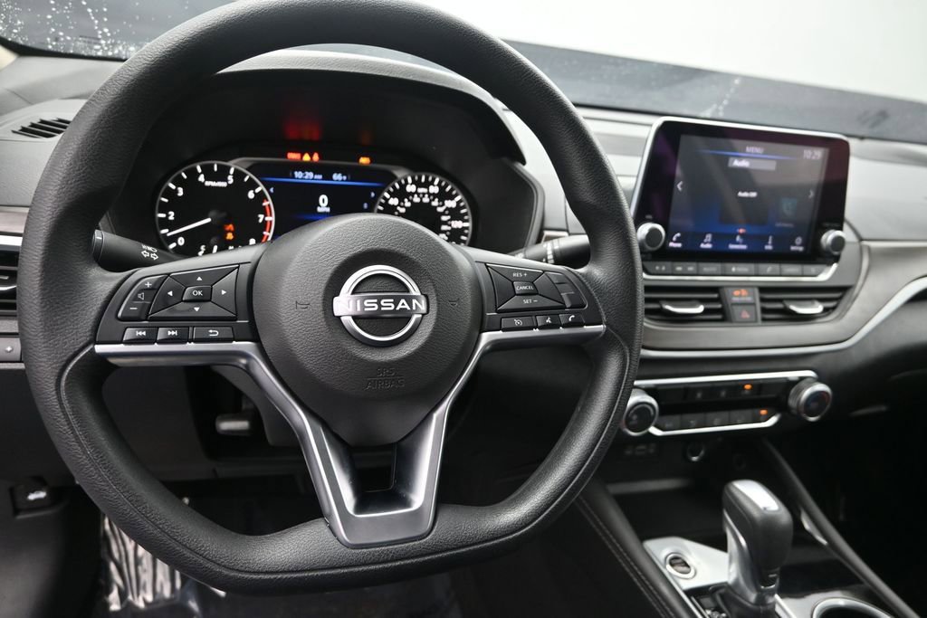 Used 2023 Nissan Altima 2.5 SV FWD image 19