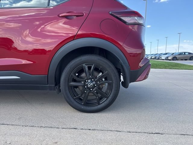 Used 2023 Nissan Kicks SR w/ SR Premium Package FWD image 13