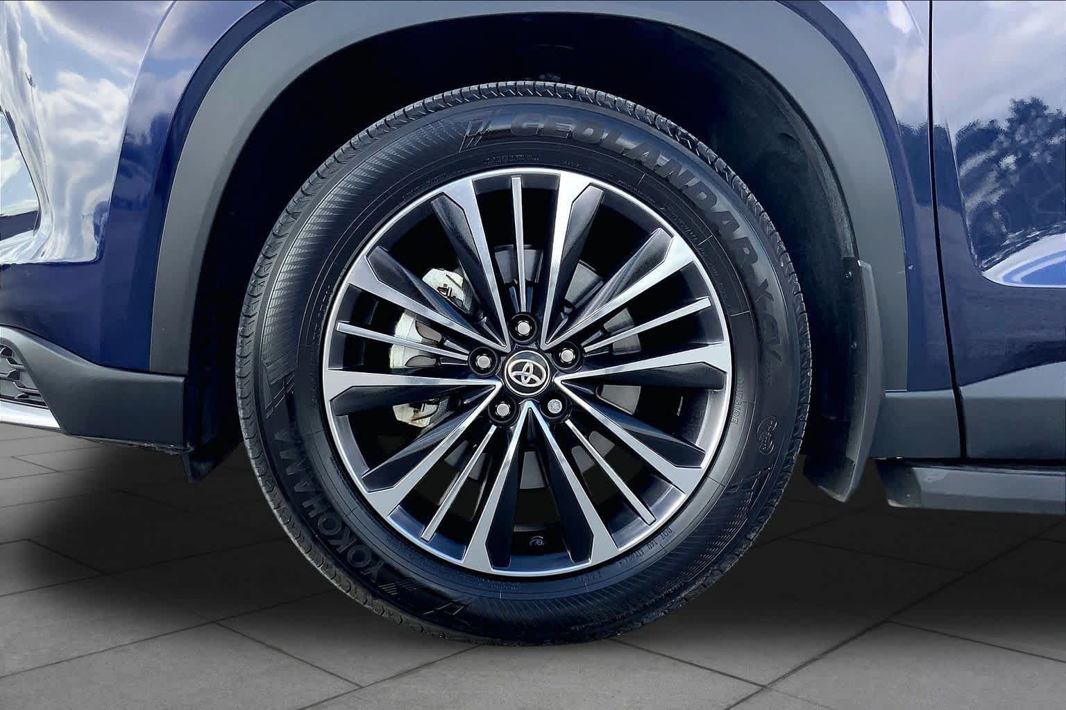Used 2026 Toyota Grand Highlander AWD Hybrid image 11